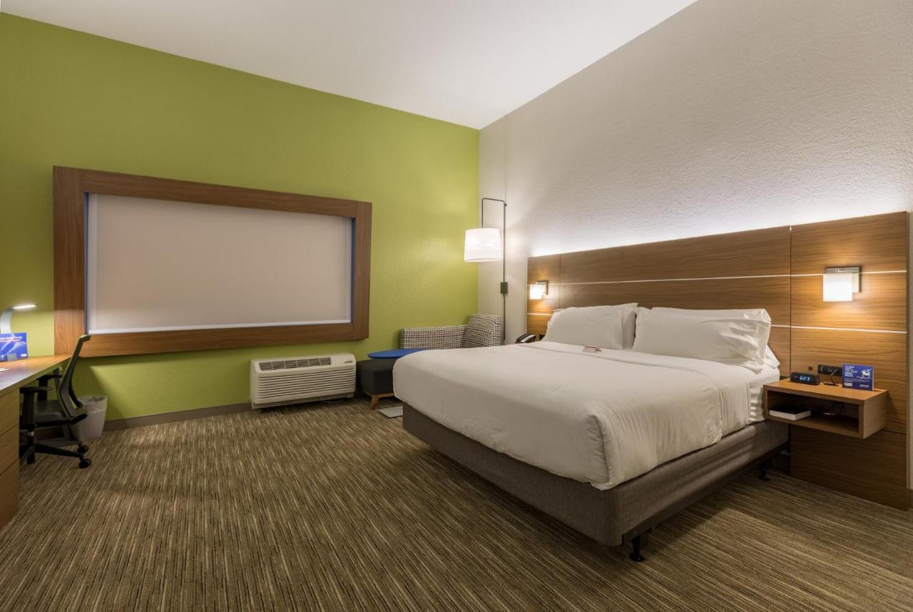  | Holiday Inn Express and Suites San Marcos South