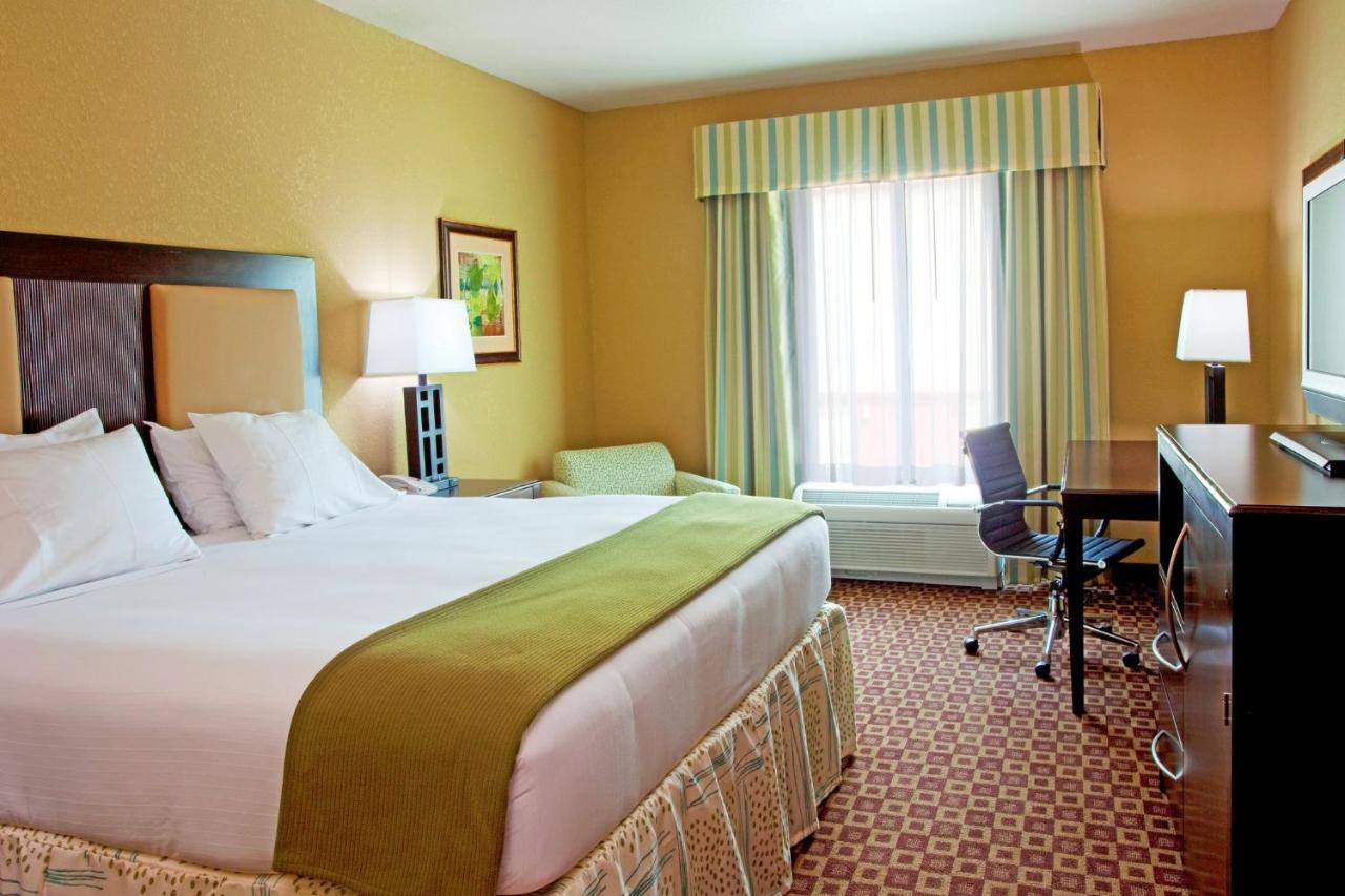  | Holiday Inn Express Hotel and Suites Chaffee