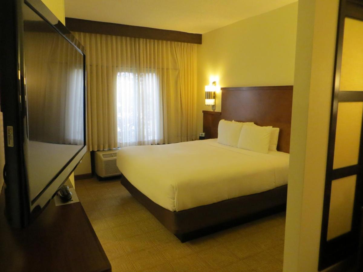 King Room with Shower - Disability Access at Hyatt Place Indianapolis Airport