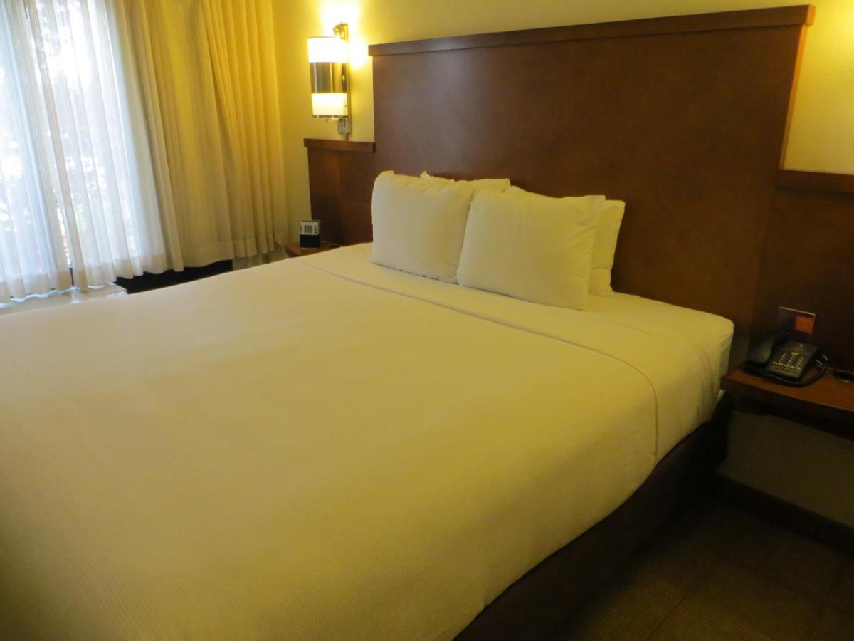 King Room with Shower - Disability Access at Hyatt Place Indianapolis Airport