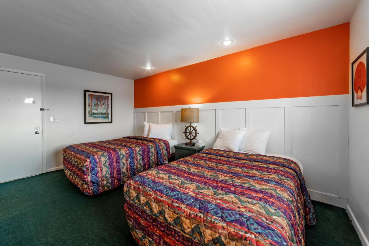 | Captain's Table Hotel by Everglades Adventures