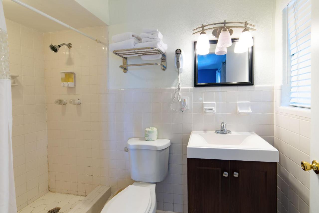 | Captain's Table Hotel by Everglades Adventures