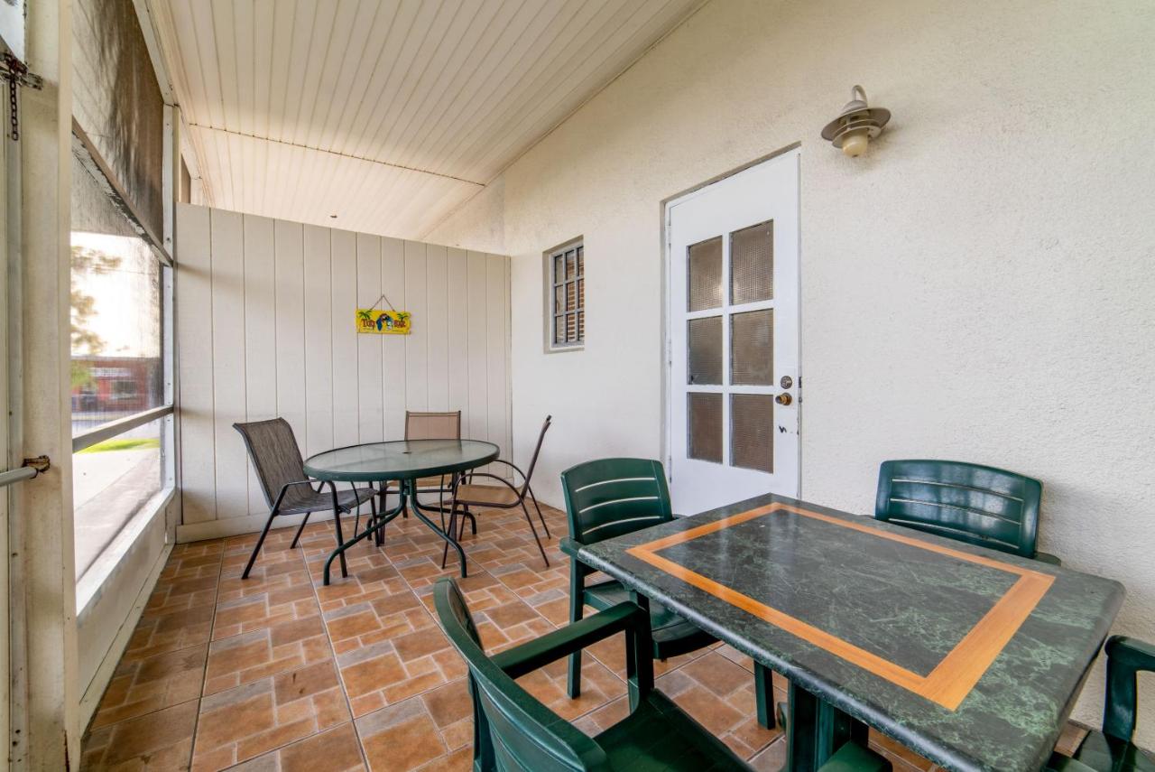 | Captain's Table Hotel by Everglades Adventures