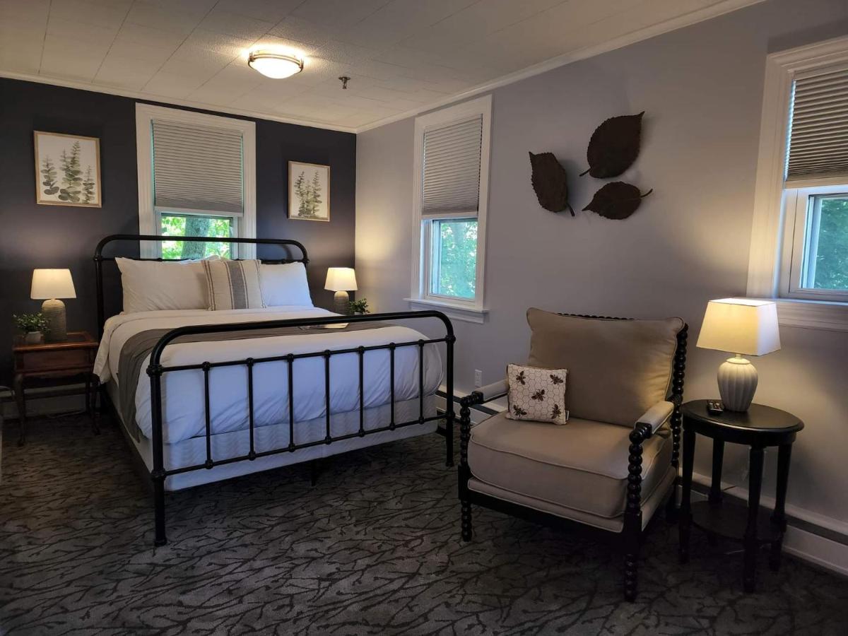 | Little Fig Hotel