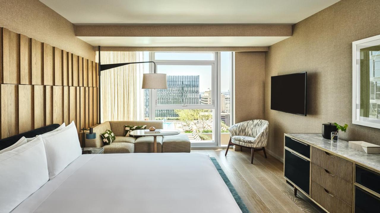 Premium King Room with View and Tub - Mobility Access at Conrad Los Angeles