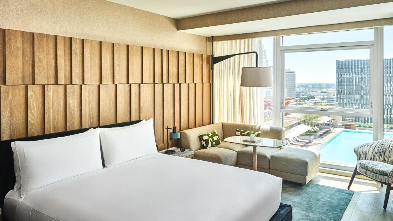 Premium King Room with View - Hearing Access at Conrad Los Angeles