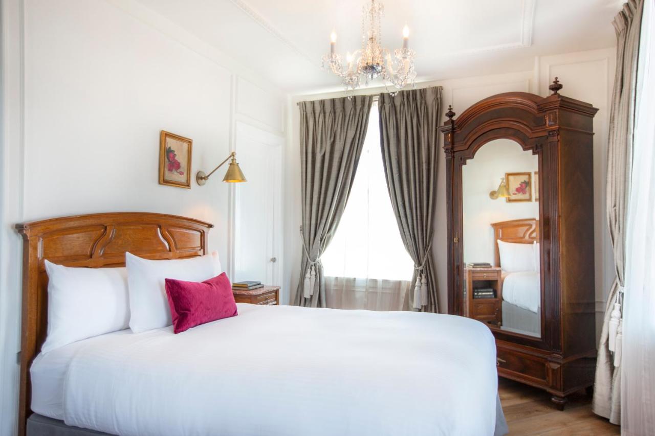 Classic Queen Room at The Culver Hotel