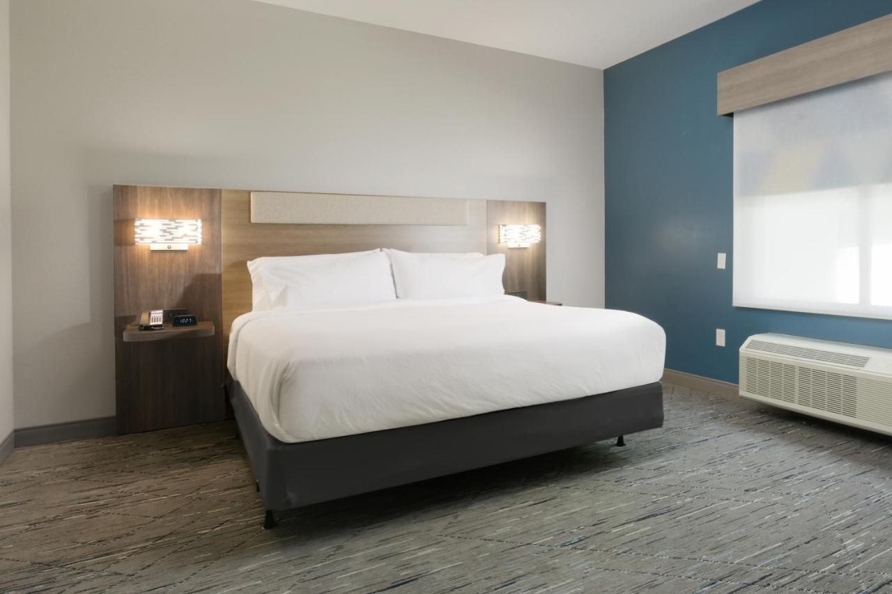 Room #29184034 at Holiday Inn Express & Suites Williamstown - Glassboro by IHG