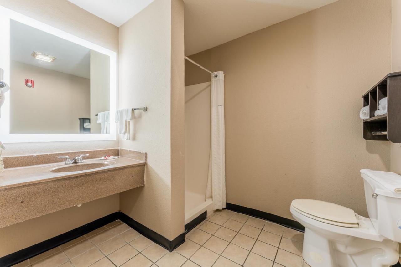 Superior King Studio Suite - Non-Smoking at Super 8 by Wyndham Lake Charles Northeast
