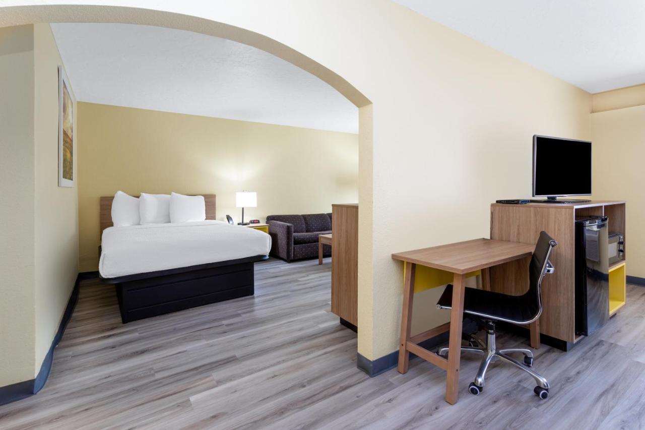 Studio Suite with 3 Queen Beds, Non-Smoking at Days Inn & Suites by Wyndham Clovis