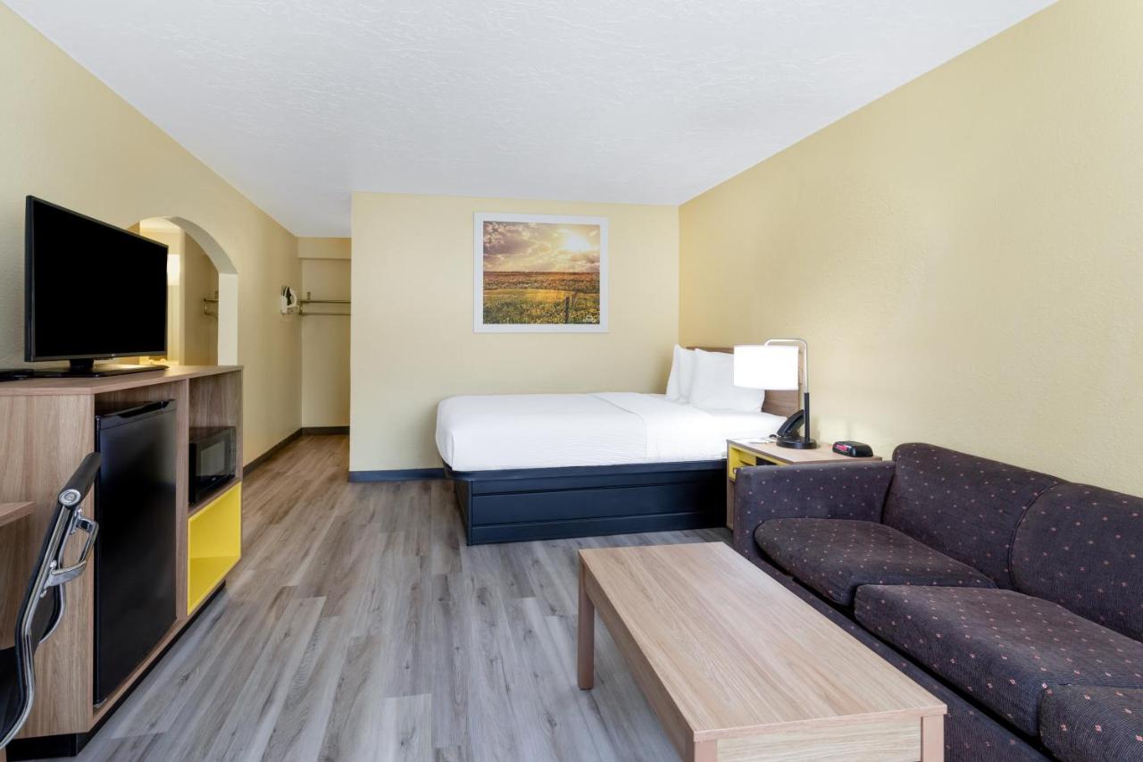 Studio Suite with 3 Queen Beds, Non-Smoking at Days Inn & Suites by Wyndham Clovis