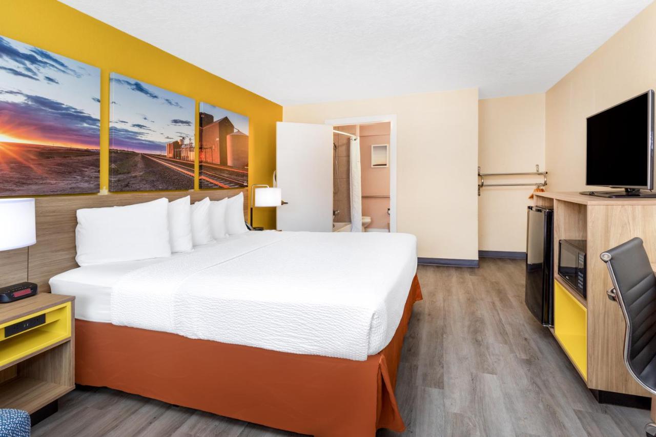 King Room - Disability Access - Non-Smoking at Days Inn & Suites by Wyndham Clovis