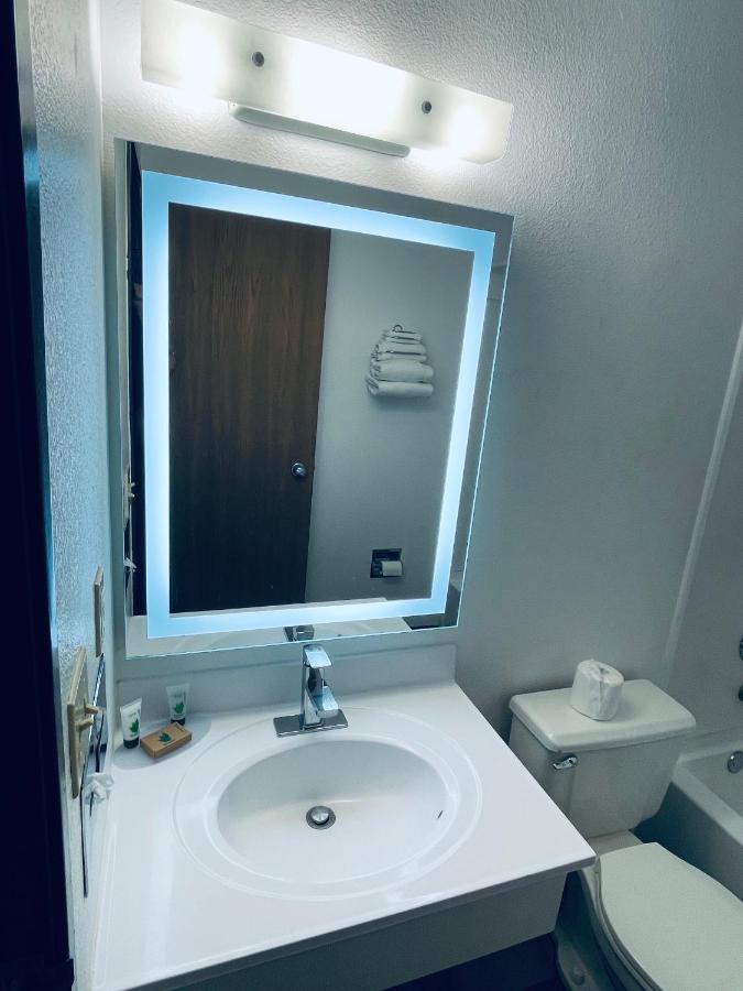 | Americas Choice Inn & Suites
