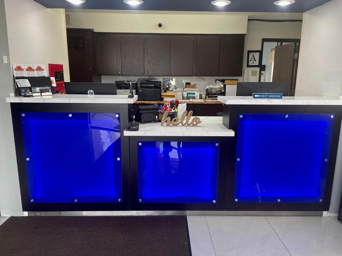 | Americas Choice Inn & Suites