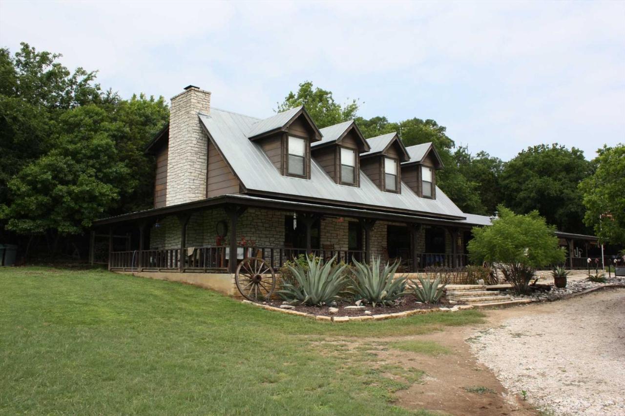 | Double U Barr Ranch - Cowboy Cabin