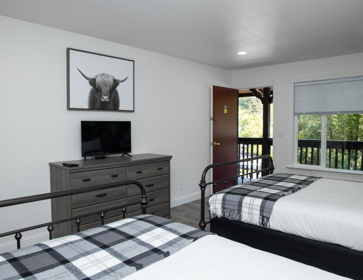 | The Occidental Lodge