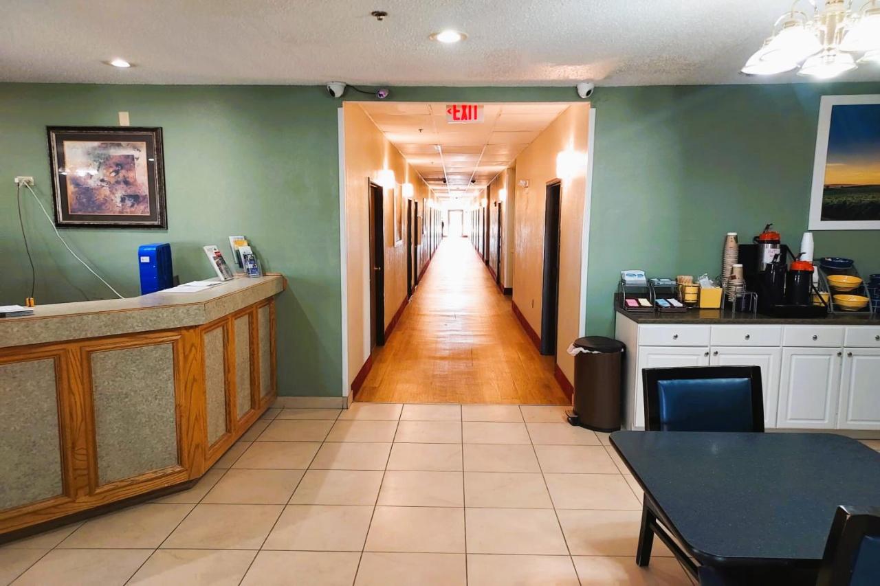 | McPherson Inn By OYO, I-135