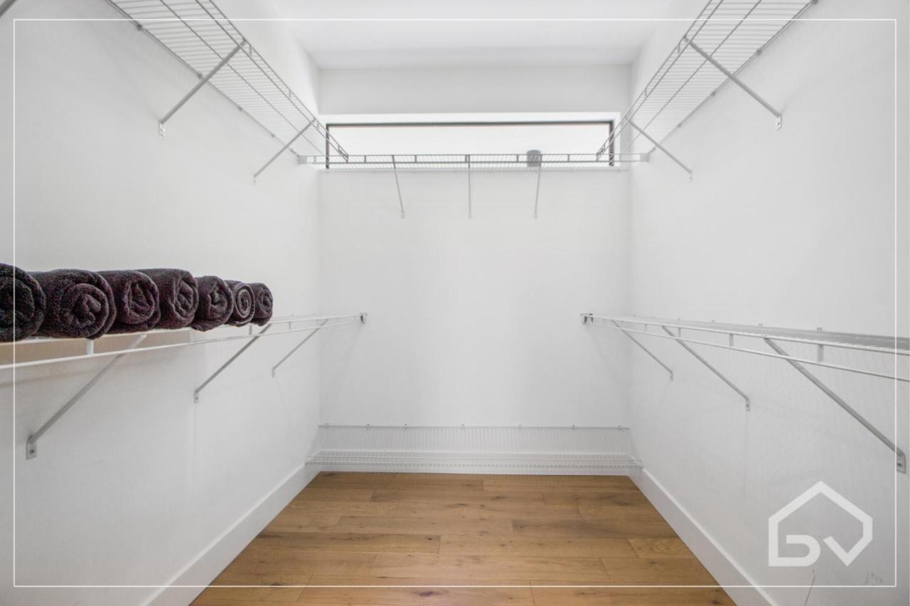  | Villa Noir Design District Miami 4BR & 2BA Sleeps 14 with Grill, Pool Table, Pool & More