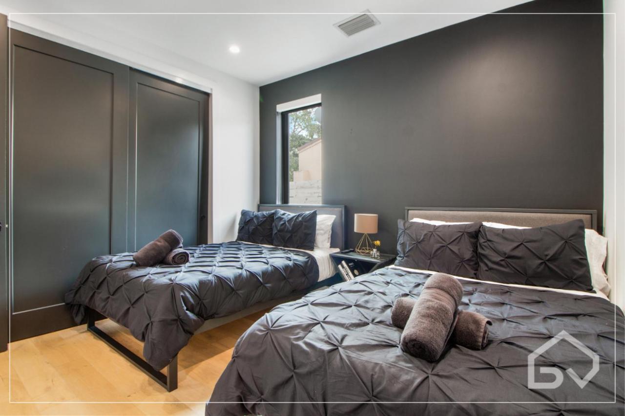  | Villa Noir Design District Miami 4BR & 2BA Sleeps 14 with Grill, Pool Table, Pool & More
