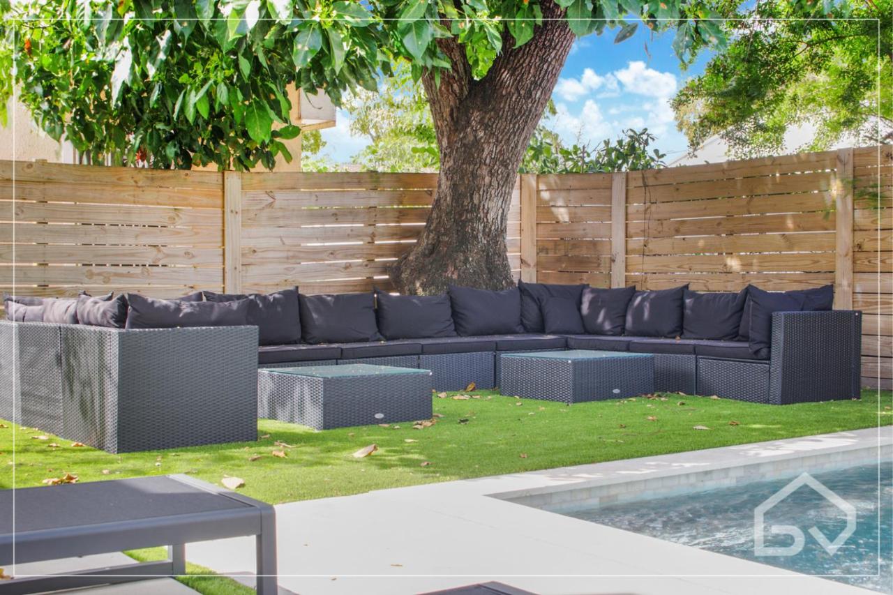  | Villa Noir Design District Miami 4BR & 2BA Sleeps 14 with Grill, Pool Table, Pool & More