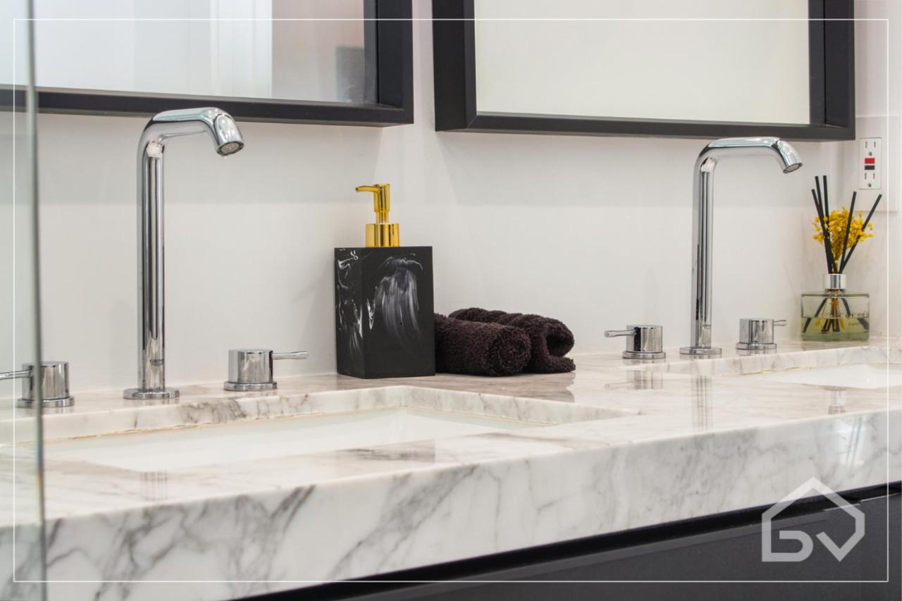  | Villa Noir Design District Miami 4BR & 2BA Sleeps 14 with Grill, Pool Table, Pool & More