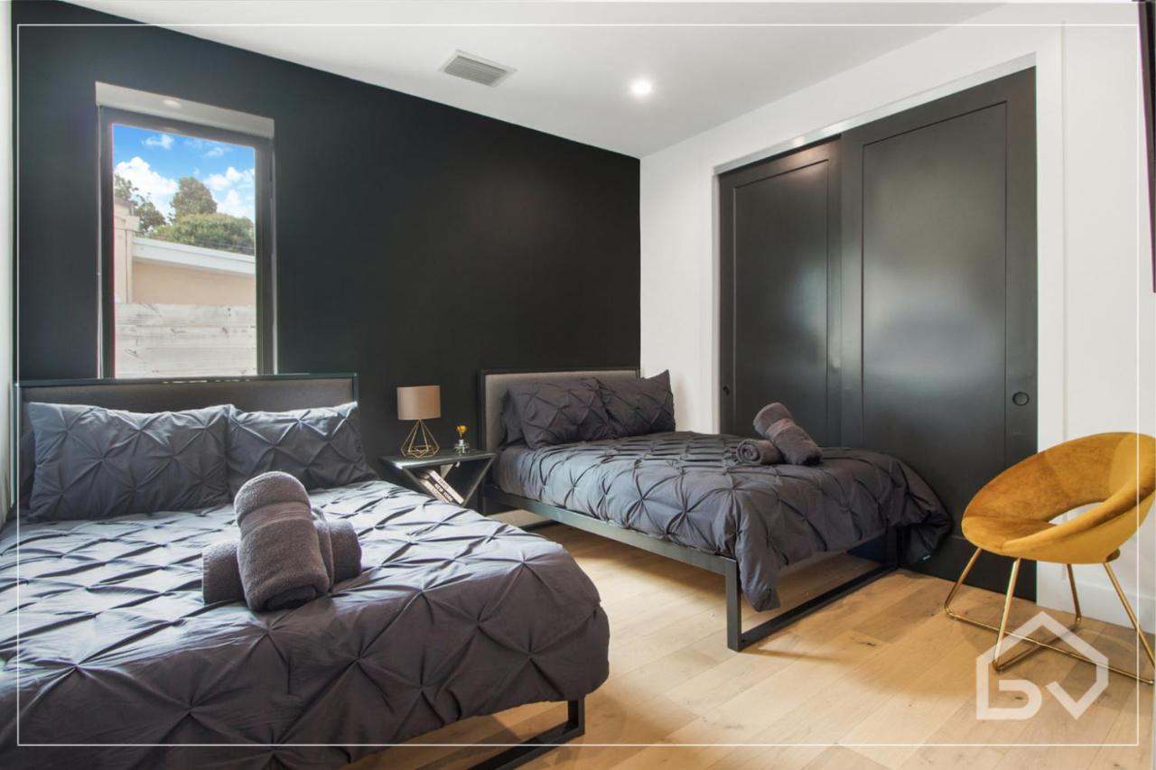  | Villa Noir Design District Miami 4BR & 2BA Sleeps 14 with Grill, Pool Table, Pool & More