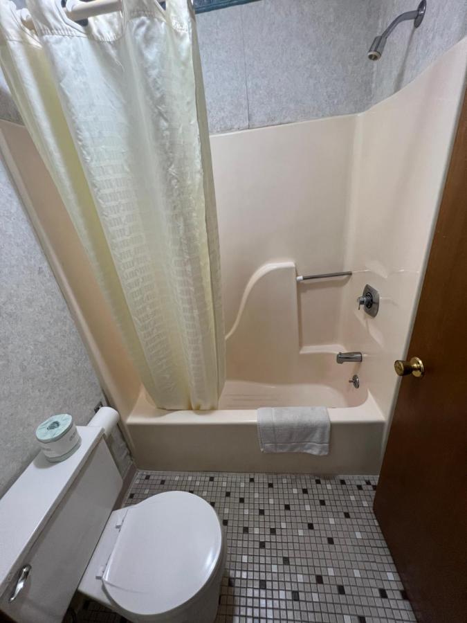  | Americas Inn Bardstown
