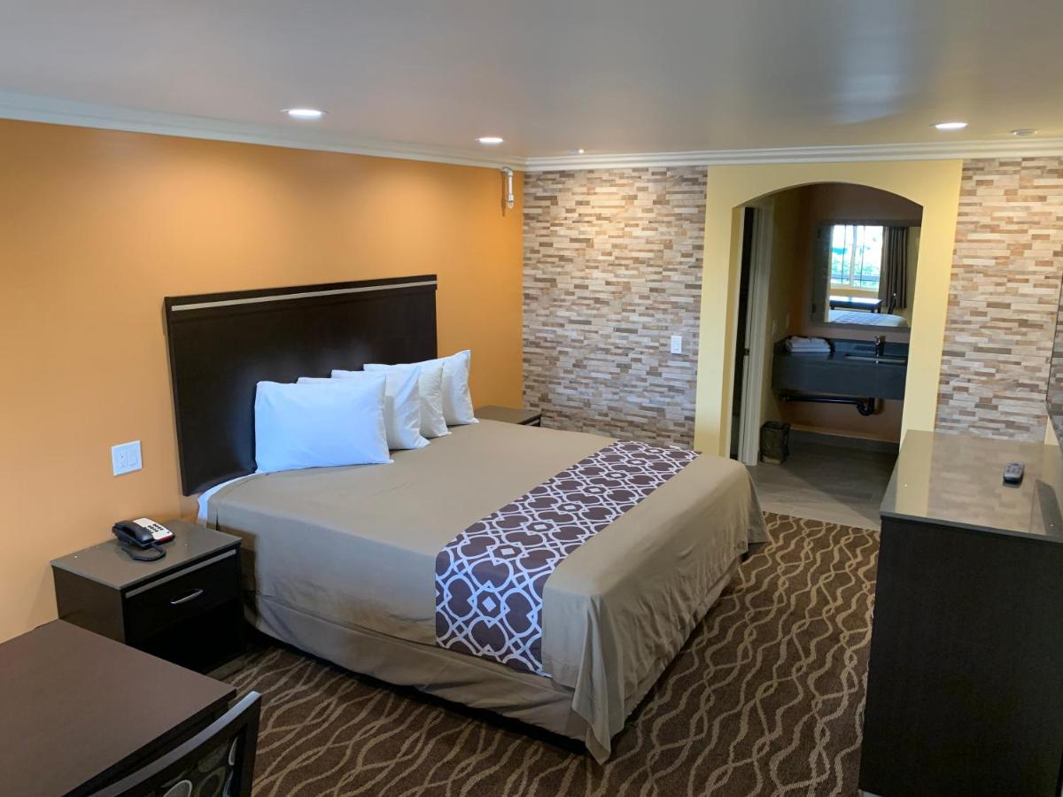| Walnut Inn & Suites West Covina