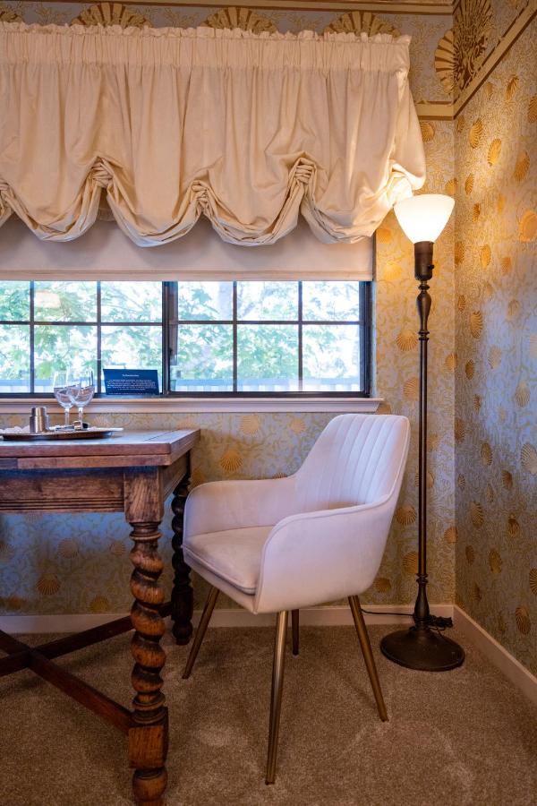 | Mill Rose Inn