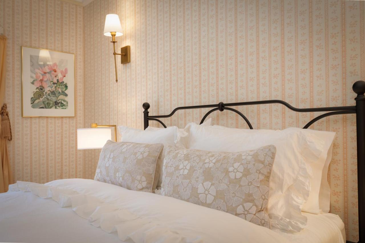 | Mill Rose Inn