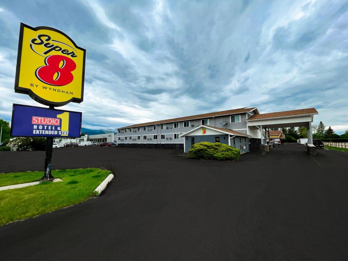 | Super 8 by Wyndham Missoula/Brooks Street