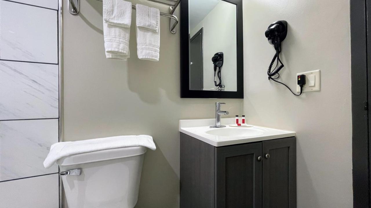 King Room - Non-Smoking at Days Inn by Wyndham Columbus IN