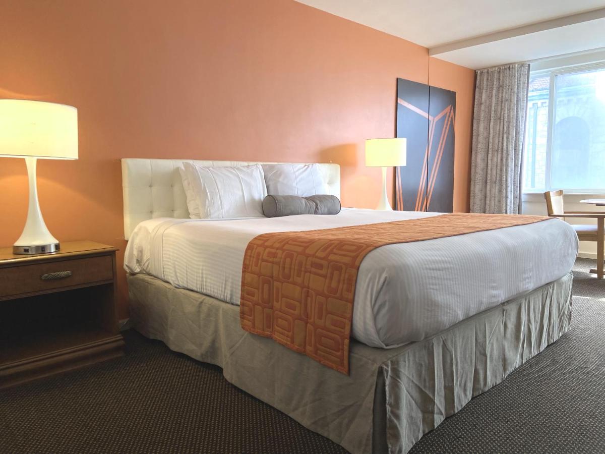 Standard King Room - Smoking at Howard Johnson by Wyndham Atlantic City