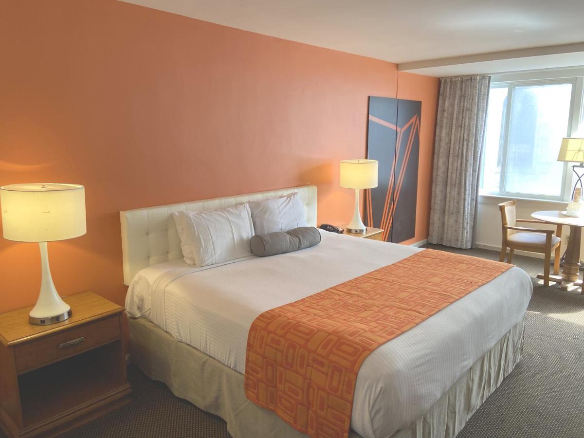 Standard King Room - Smoking at Howard Johnson by Wyndham Atlantic City
