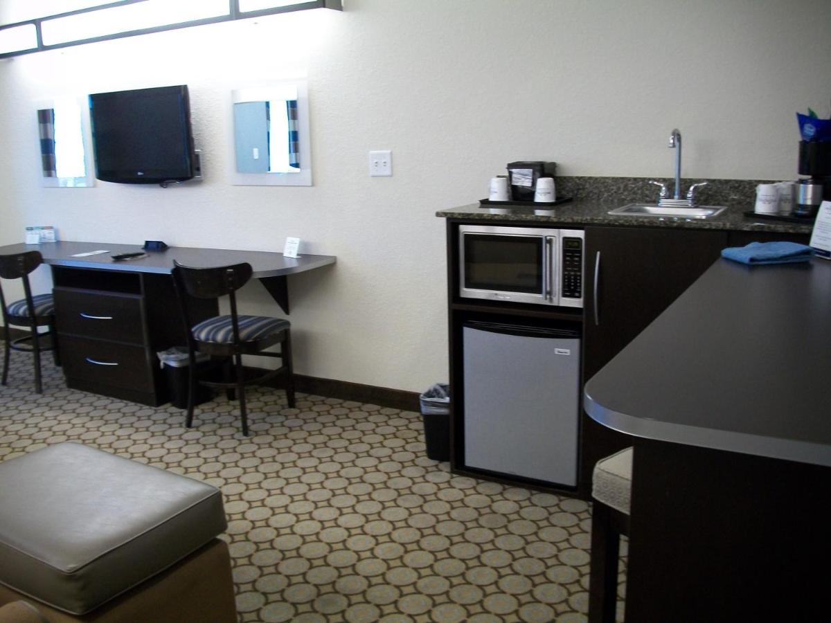 | Microtel Inn & Suites by Wyndham Spring Hill/Weeki Wachee