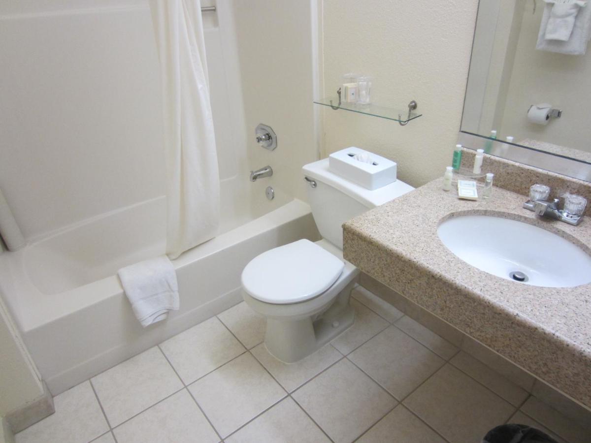 | Best Western John Muir Inn
