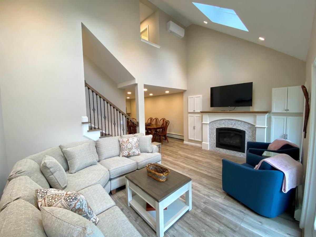 | R7 Ski-in Ski-out Bretton Woods Townhome on 2-mile home trail Mt Washington views