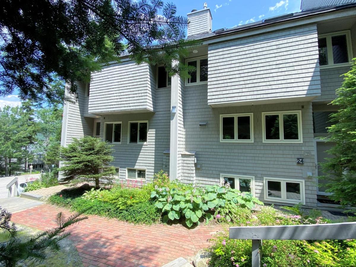 | R7 Ski-in Ski-out Bretton Woods Townhome on 2-mile home trail Mt Washington views