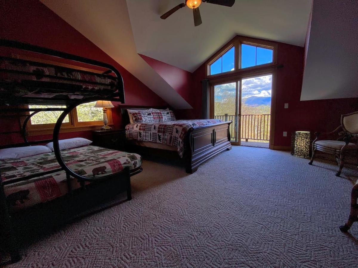 | P5 Ski-in Ski-out rare find Presidential View, single family with garage, pool table, ping pong
