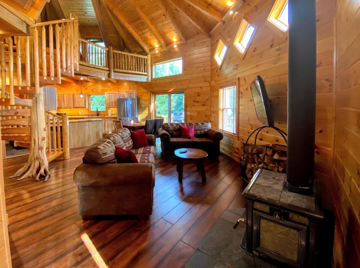 | OR Luxury 'yurt-like' home in Bretton Woods with private beach, firepit, AC, fishing and trails