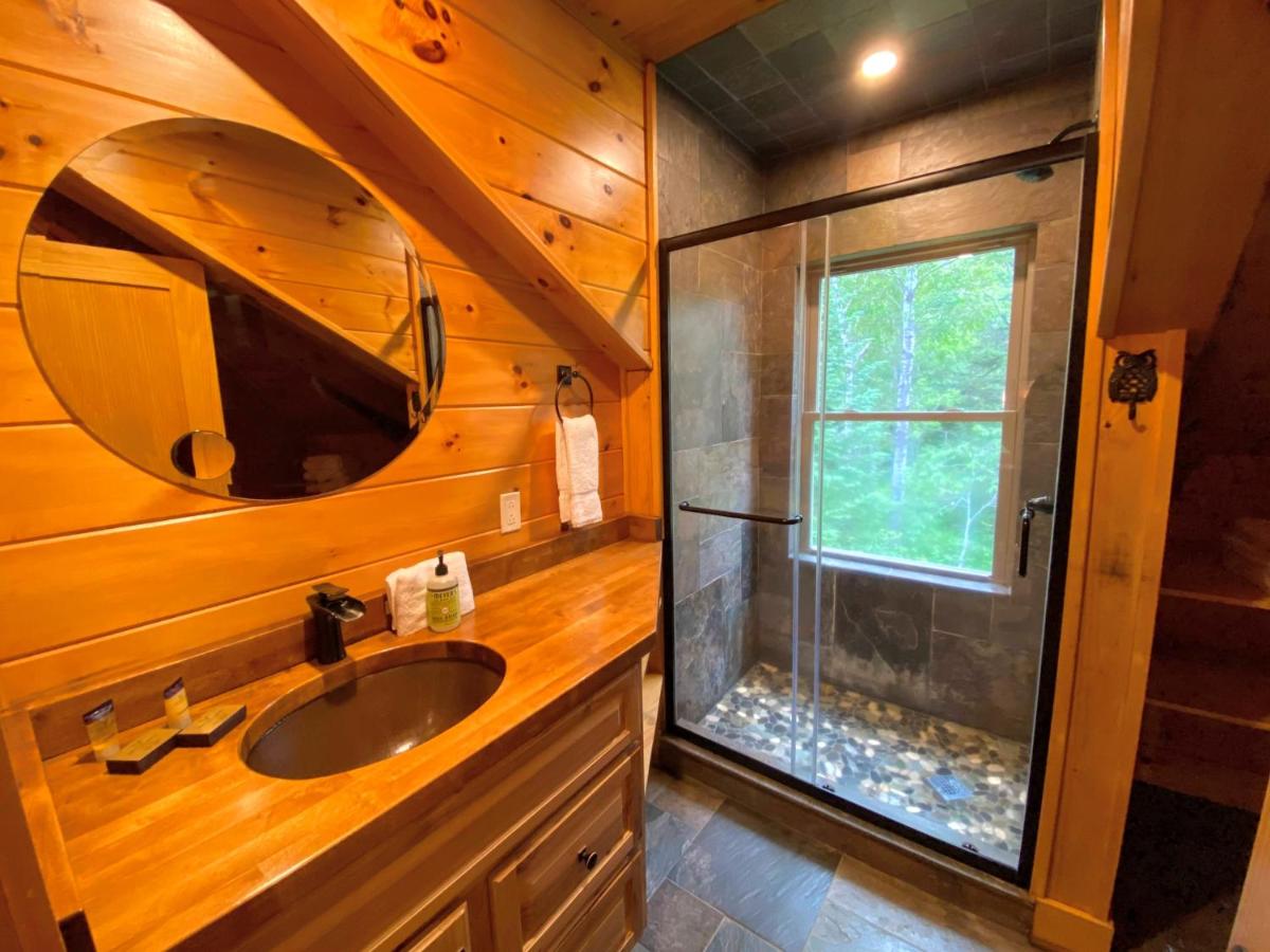 | OR Luxury 'yurt-like' home in Bretton Woods with private beach, firepit, AC, fishing and trails