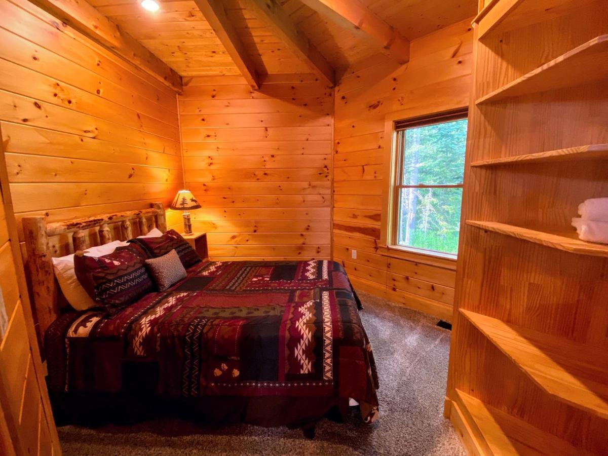 | OR Luxury 'yurt-like' home in Bretton Woods with private beach, firepit, AC, fishing and trails