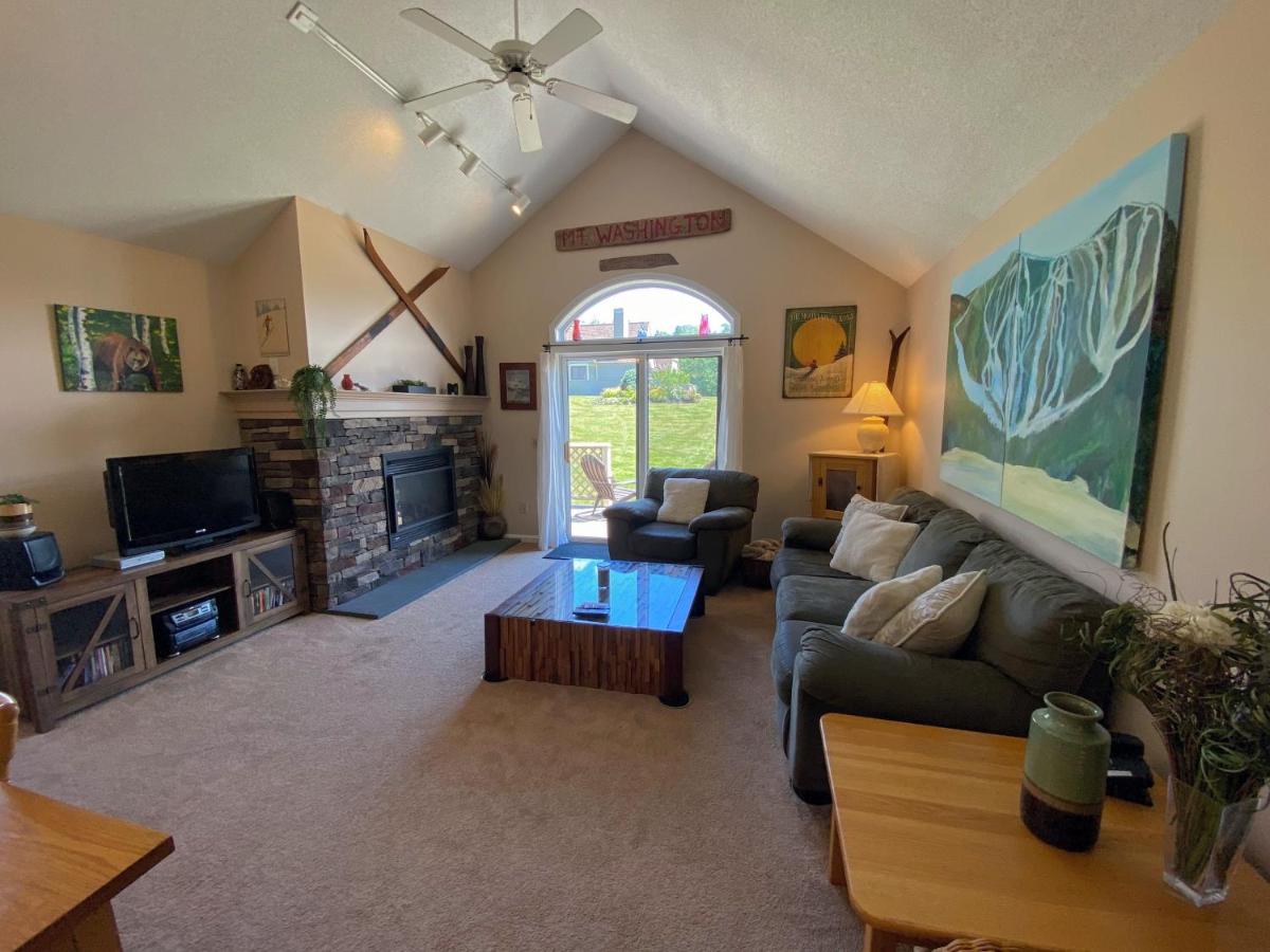 | F4 Warm Fairway Village Townhome, mountain views and large lawn So much to do