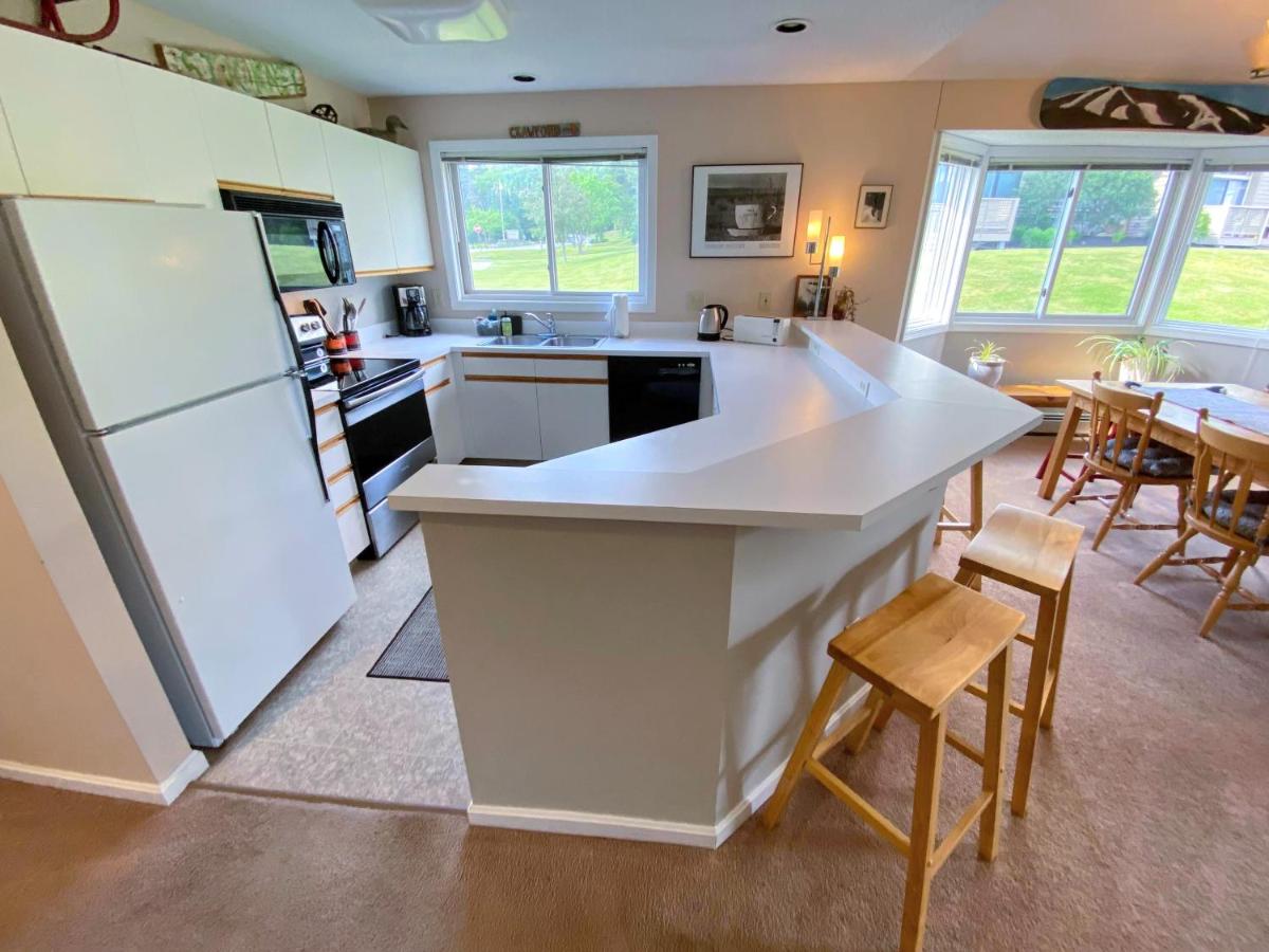 | F4 Warm Fairway Village Townhome, mountain views and large lawn So much to do