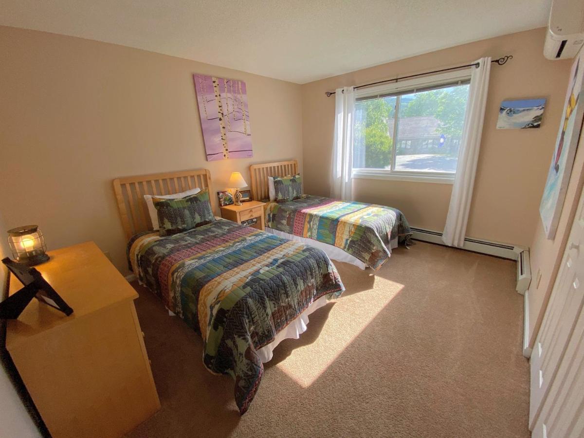 | F4 Warm Fairway Village Townhome, mountain views and large lawn So much to do
