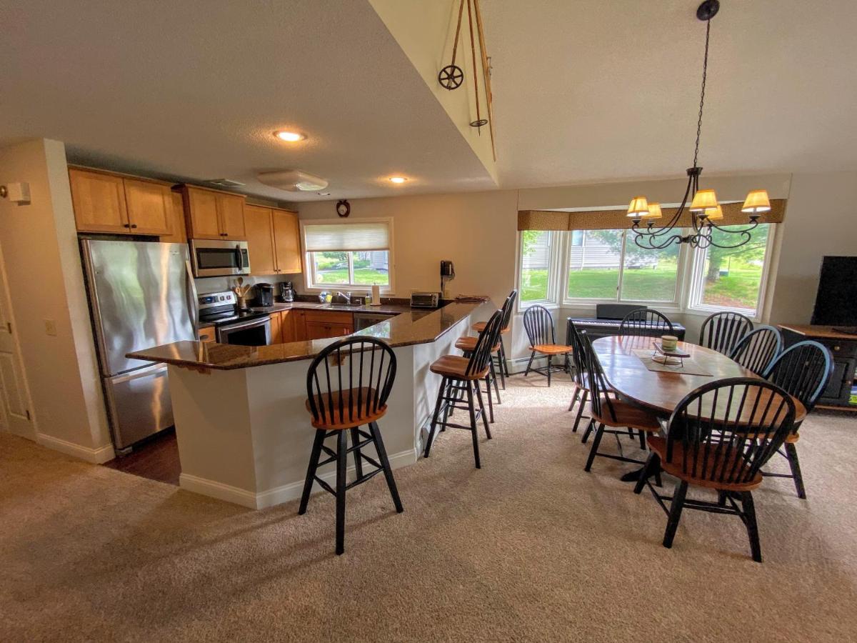  | F5 Renovated home on golf course in Bretton Woods AC