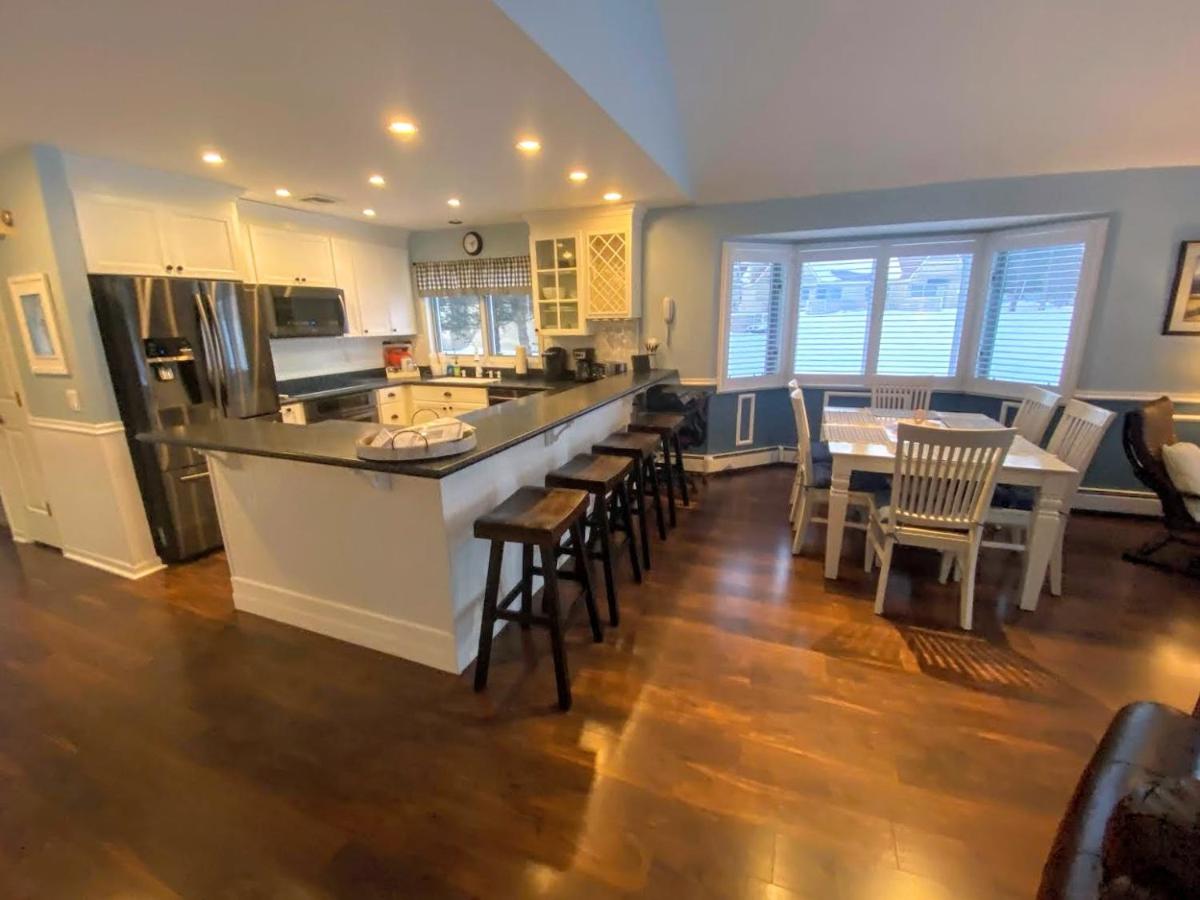 | G3 Classy Bretton townhome with AC fast wifi great mountain views right on the golf course