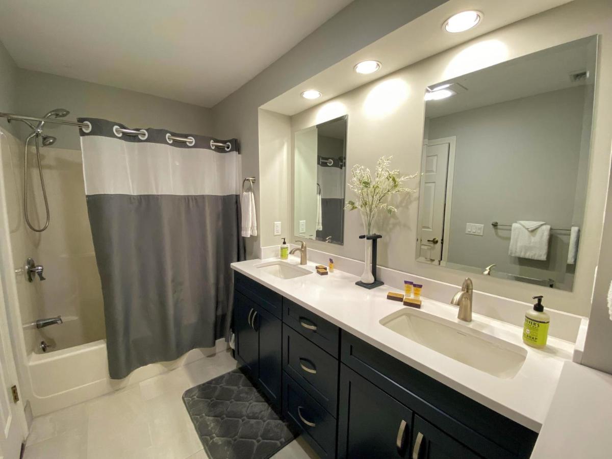 | G3 Classy Bretton townhome with AC fast wifi great mountain views right on the golf course