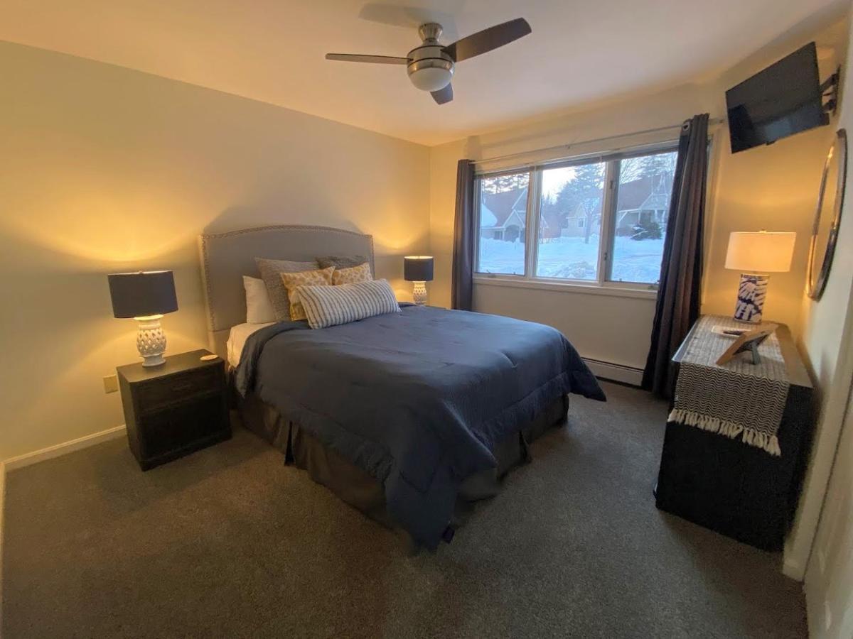 | G3 Classy Bretton townhome with AC fast wifi great mountain views right on the golf course