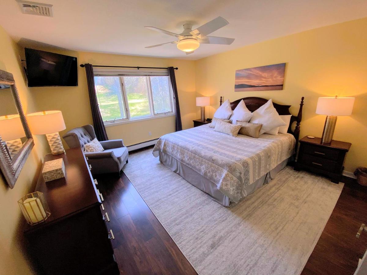 | G3 Classy Bretton townhome with AC fast wifi great mountain views right on the golf course